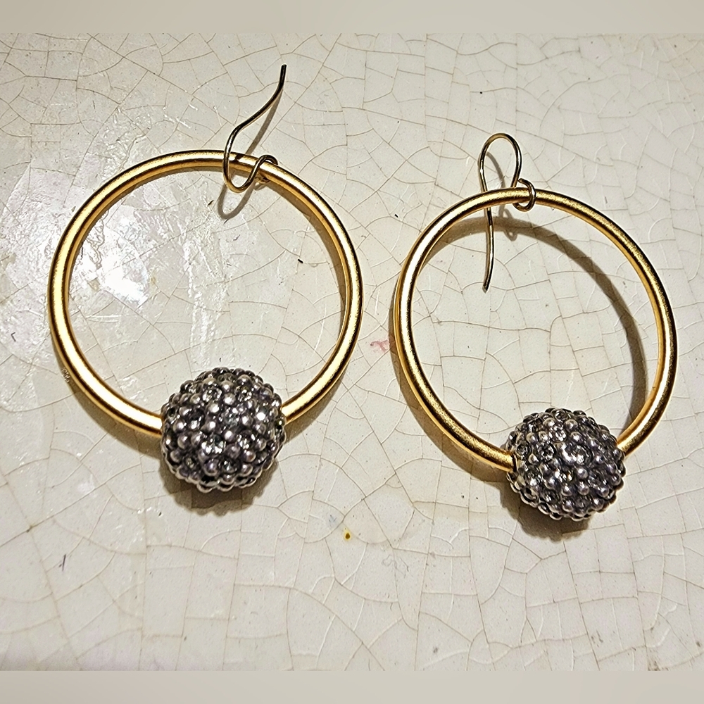 Dangle round hoops with silver rhinestone textured bead earrings, contemporary - Picture 5 of 7